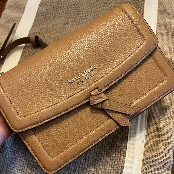 Knott Flap Crossbody